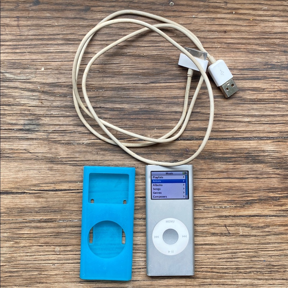 Apple iPod second generation nano. with charger. Tested.